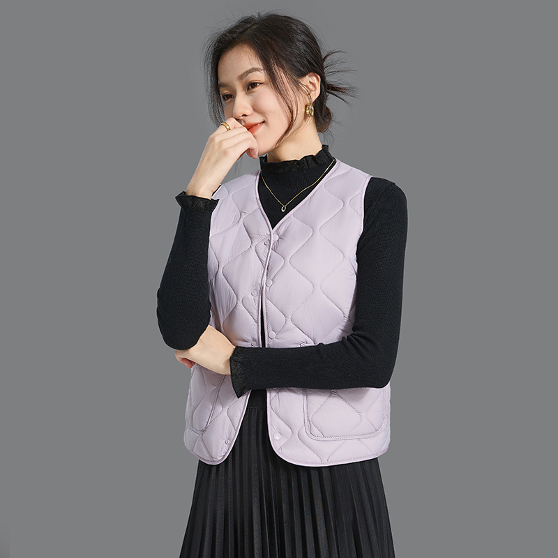 2025 New Autumn and Winter down Cotton Vest for Women, Lightweight Inner Wear Vest, Short V-Neck Waistcoat, Slim Fit, Versatile Inner Layer
