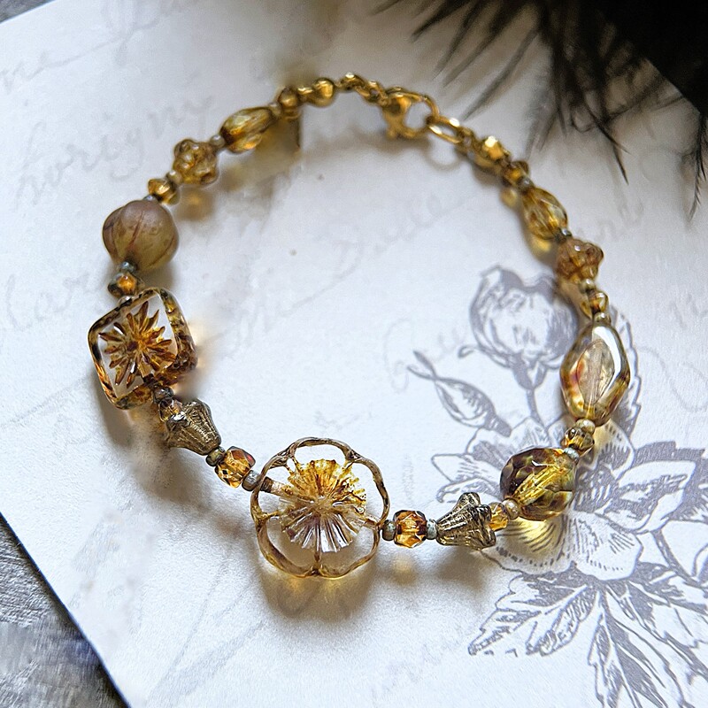 【Lullaby of Falling Flowers】Original by Zhizhiwu | Vintage Niche Artistic Autumn and Winter Maillard Glass Beaded Bracelet.