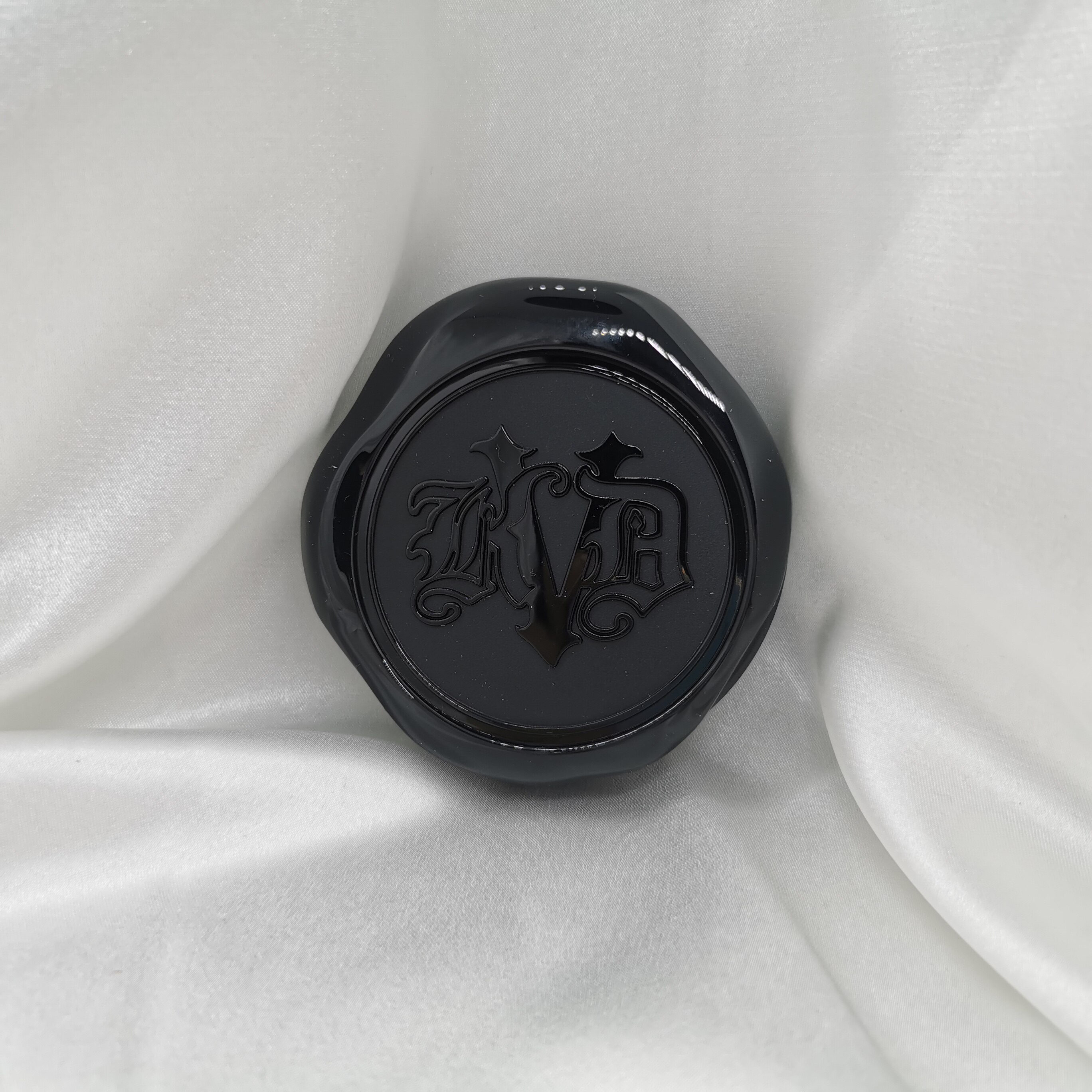 KVD Kat Von D loose powder honey powder cake light fair matte oil control dress replacement core