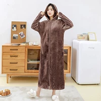 Темно -коричневая молния с капюшоном