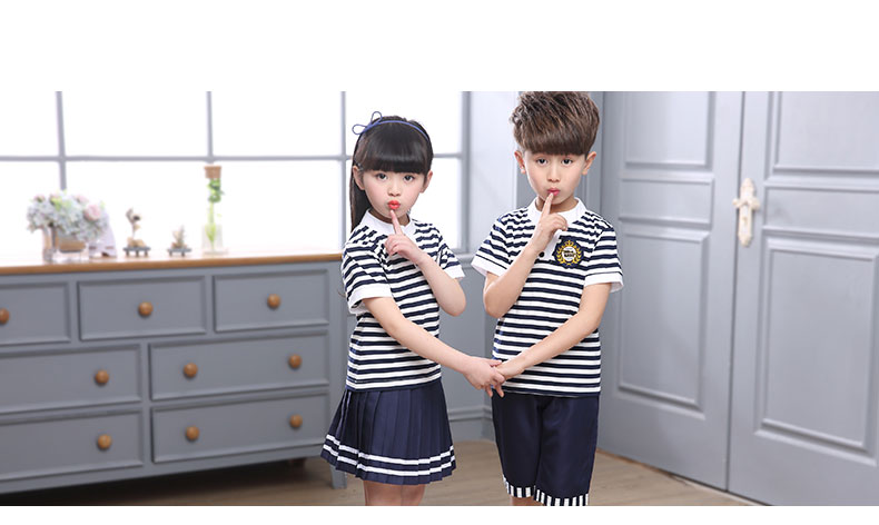 Quần áo sân vườn cotton mẫu giáo đồng phục tiểu học và trung học hè mới cotton ngắn tay phù hợp với trẻ em gió đại học quần áo trẻ sơ sinh