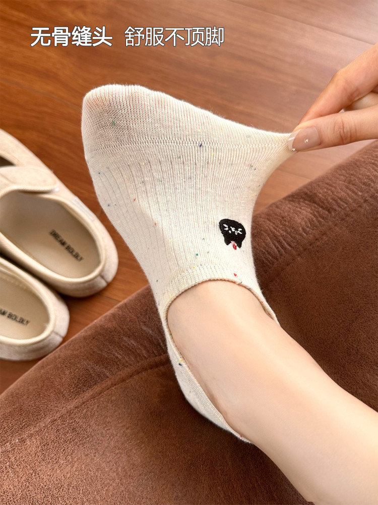White Socks for Women, Boat Socks, Thin Spring and Summer Style, Low-Cut Invisible Socks, Non-Slip, Antibacterial, No-Slip Heel, Cartoon Embroidered Short Socks
