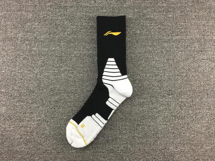 Li Ning tài trợ vớ CBA thi đấu thể thao vớ cầu thủ tài trợ đầy đủ khăn 2 cặp tất dài qua đầu gối cho nữ
