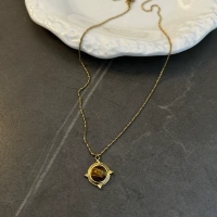 Сверкающий тигровый глаз