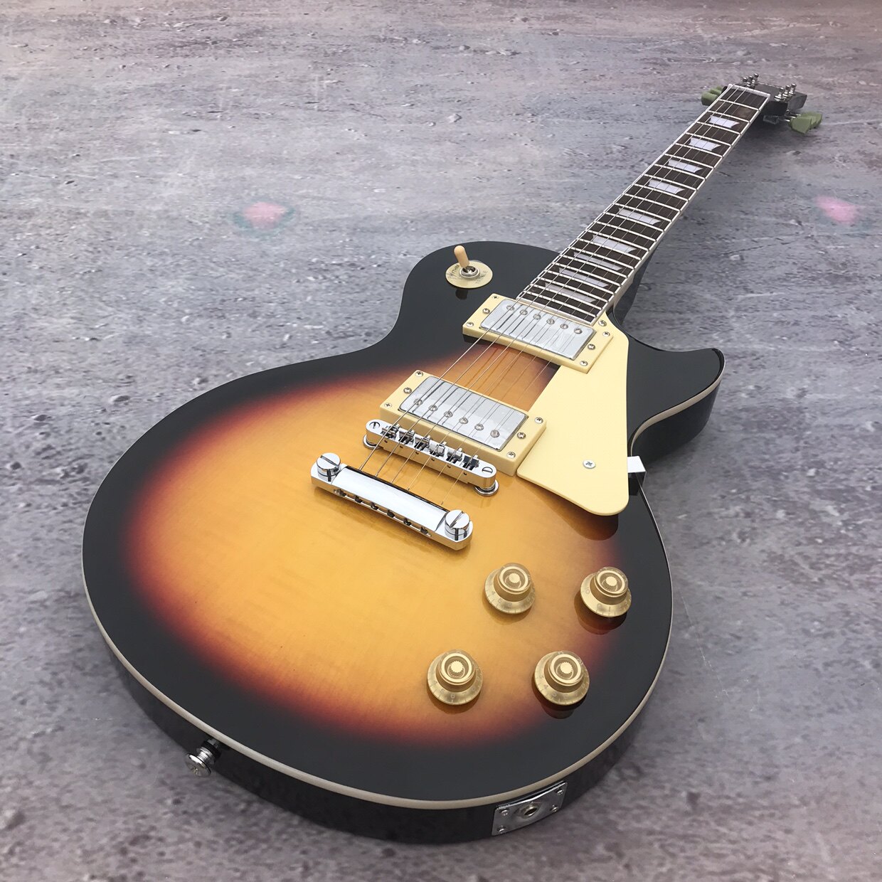 Factory direct selling sunset LP electric guitar quality assurance of comfortable hands