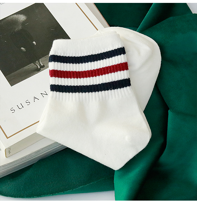 Hàn Quốc nhập khẩu vớ ba sọc cơ bản thể thao nam cotton hoang dã vớ đen thấp vớ nam - Vớ sợi tre quần tất da nữ
