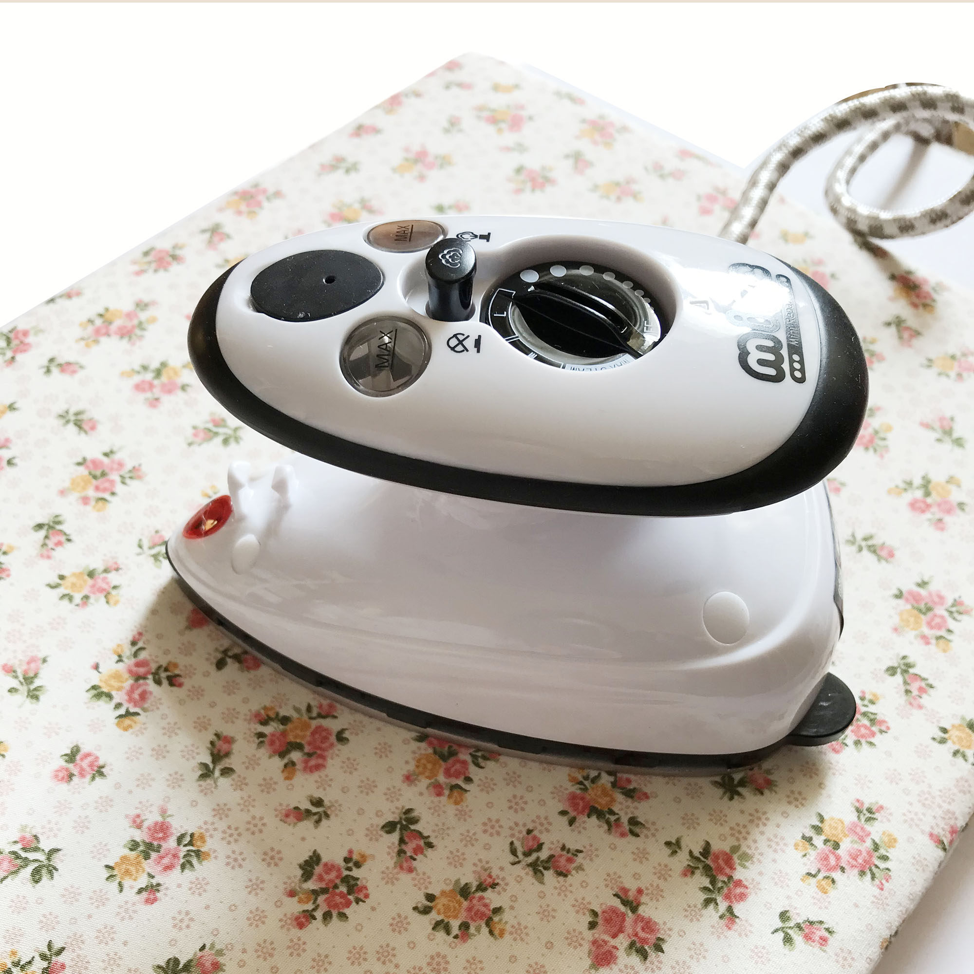 High power dry and wet dimensional steam iron Hotel travel household mini - hand puzzle DIY iron