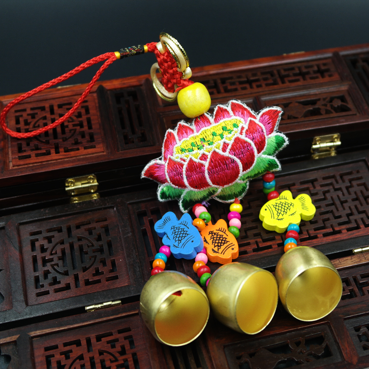 Yunnan Characteristics Ethnic Wind Embroidery Wind Bells Feng Shui Lijiang Pint Metal Pure Copper Door Decoration Hung Decoration Wind Bells Birthday Present