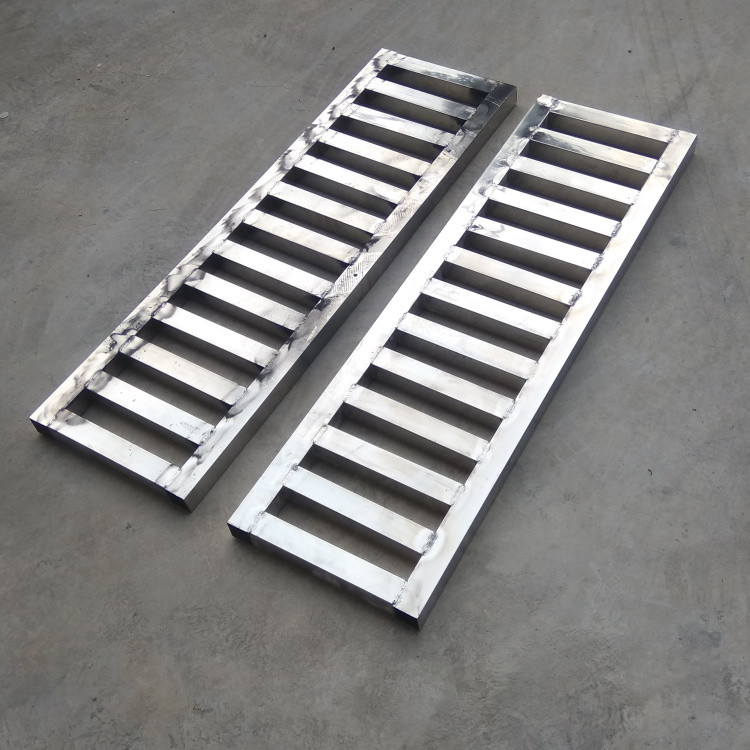 Steam - proof square stainless steel cover floor leakage school kitchen drainage ditch 304 201 cover to draw customization