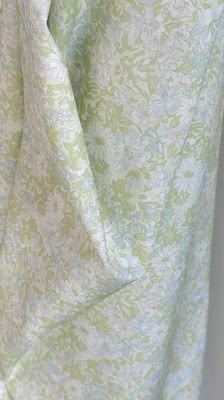 Handmade diy tablecloths, handcrafted clothes, home wear, fabric bags and children's clothing with 40-count floral prints