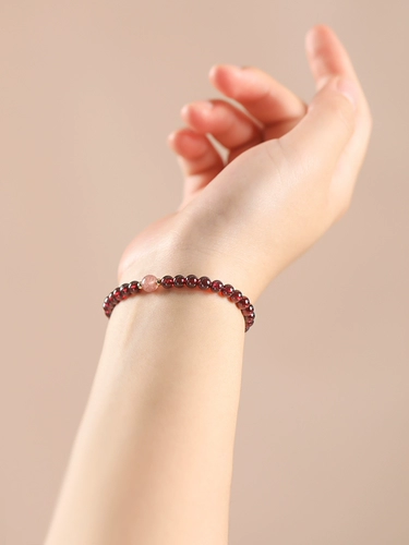 Натуральный браслет с одной бусиной из граната из натурального камня, кварц, на удачу
