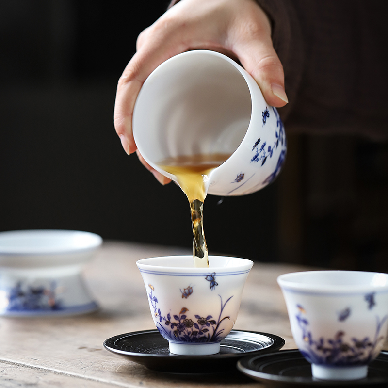 In building a complete set of kung fu tea set the teapot blue and white kung fu tea set the daily gift of a complete set of ceramic tea set