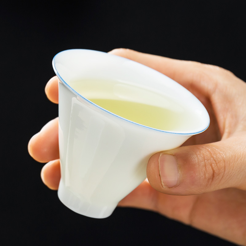 Hole hid floor sweet white small bell cups cup cup ceramic personal kung fu tea cups with parts