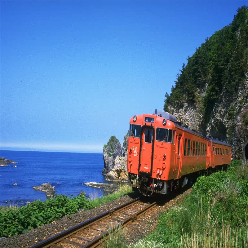 The scenic photos are taken with a real picture.