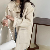 Horn buckle woolen coat women 2021 new autumn and winter woolen coat medium and long explosive little thickened