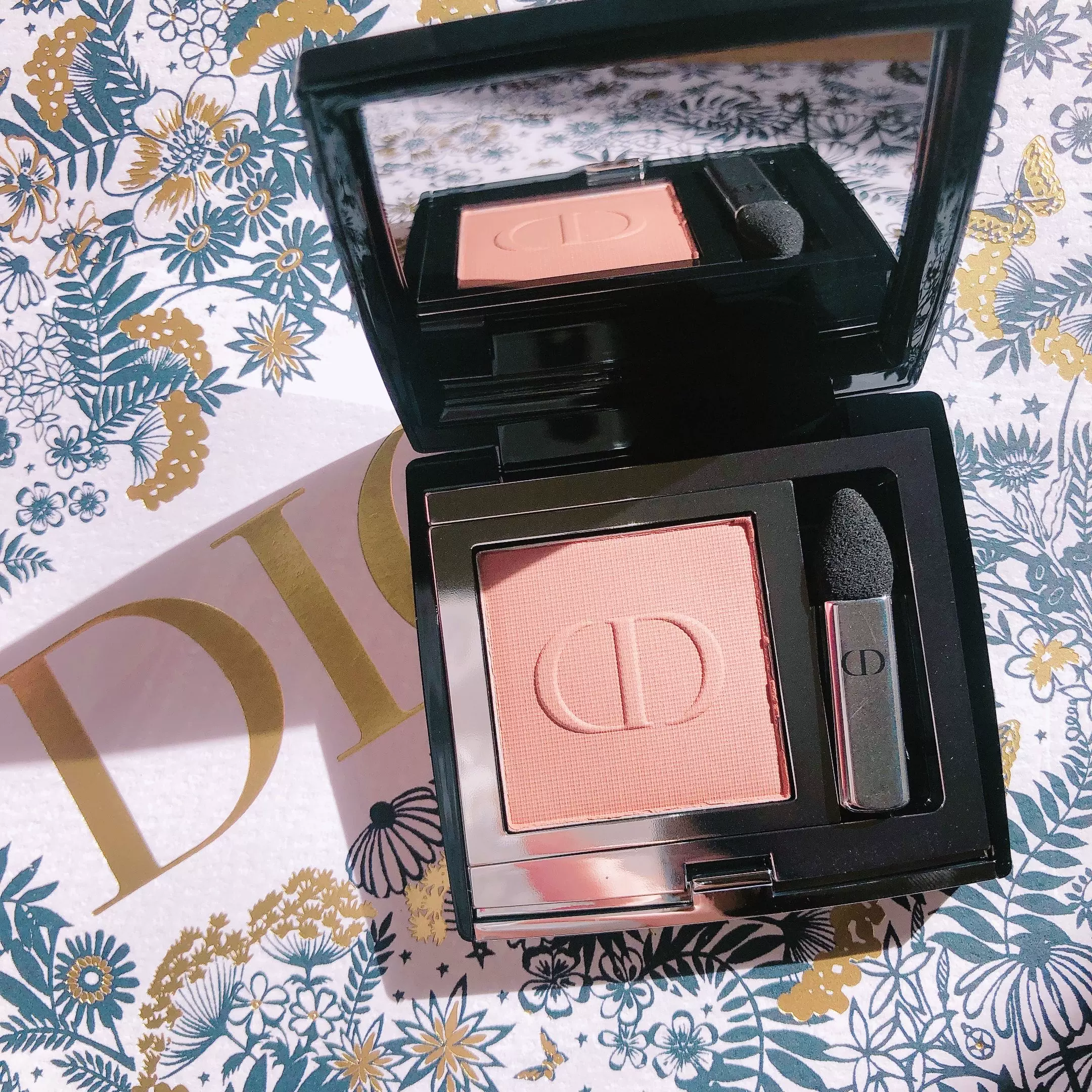 Часть [Spot] Японский счёт DIOR монохромные тени для глаз 619 240