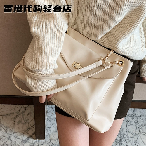 Зимняя вместительная и большая сумка на одно плечо