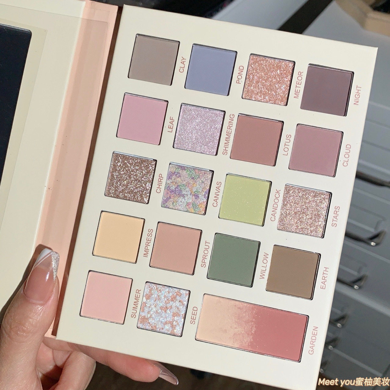 Pure - lust butter painting eye disk in super - fire multi - color department 2021 new geocolor student parity