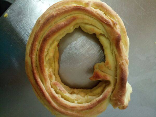 In Fenyang dialect, it is called 'Kuanluan from ten