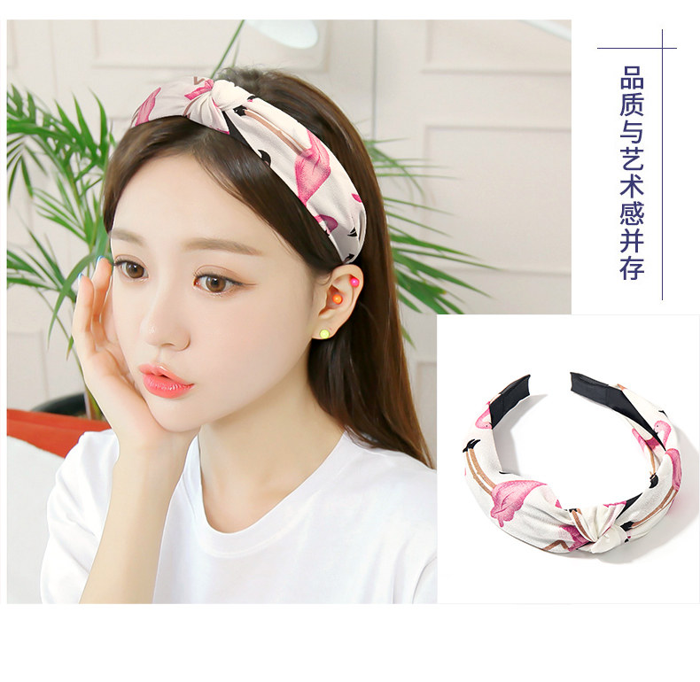 【时尚单品】女生们必备的5种发带款式！教你如何戴才好看，让你气质瞬间加分再加分！原来男生也可以戴发带？！