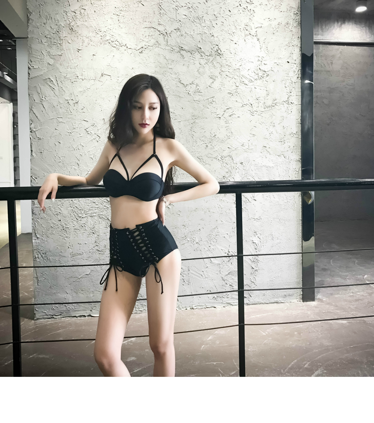 Cicory tối đen rỗng punk punk bó thép vòng eo cao che bụng gợi cảm bikini bikini áo tắm nữ áo tắm biển đẹp