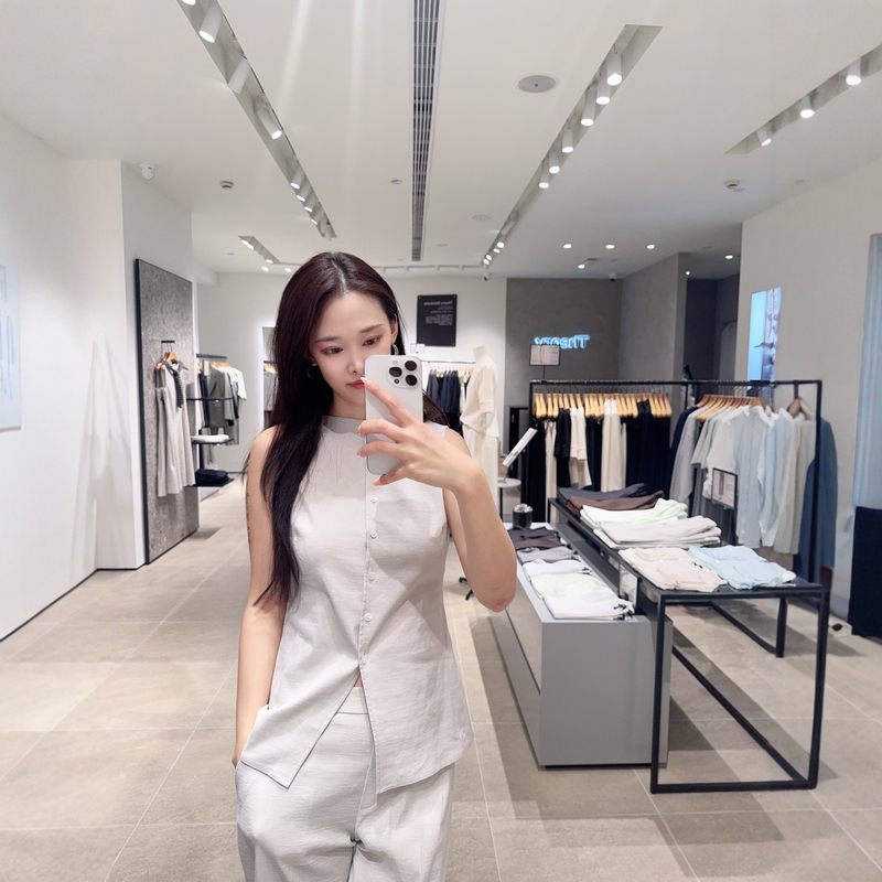 Theory 2026 Spring and Summer Women's Linen Blend Boat Neck Sleeveless Buttoned Simple Waist-Cinching Shirt Q0303532 Theory 2026 Spring and Summer Women's Linen Blend Boat Neck Sleeveless Buttoned Simple Waist-Cinching Shirt Q0303532