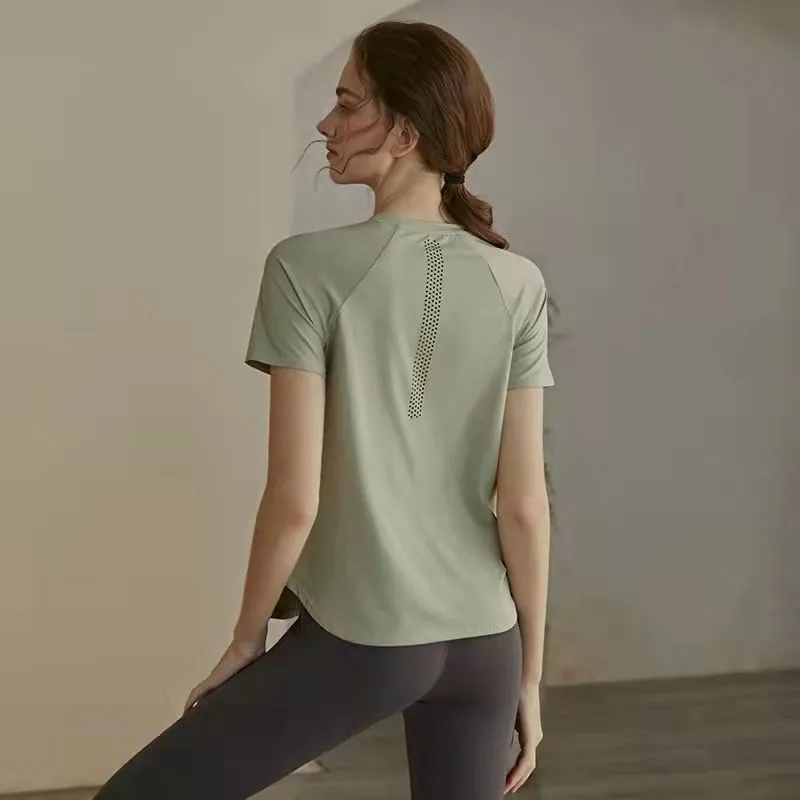 夏の女性用高級スポーツトップス、ゆったりとしたフィットネス、ランニング、速乾性の半袖Tシャツ、ピラティス、通気性のあるヨガウェア