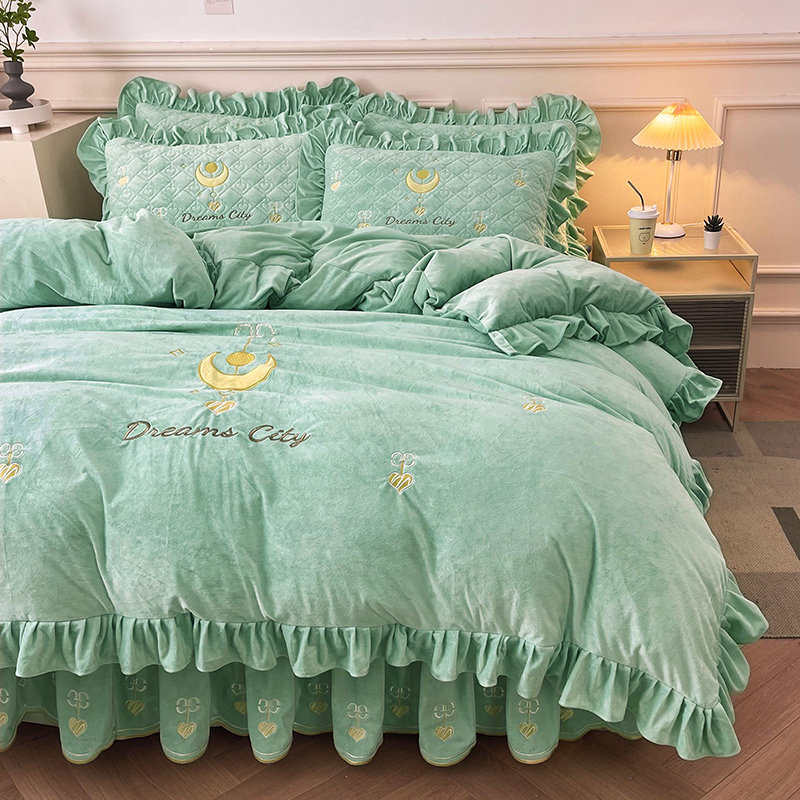 Class a Baby Velvet Embroidered Bed Skirt Four-Piece Set, Warm Quilted Crystal Velvet Bedspread, Single/Double-Sided Baby Velvet Duvet Cover 4