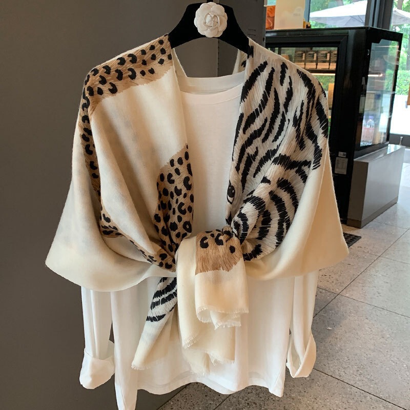 Leopard Print Silk Scarf Shawl for Women, 2026 New Summer Thin Versatile High-End Scarf for Air-Conditioned Rooms Leopard Print Silk Scarf Shawl for Women, 2026 New Summer Thin Versatile High-End Scarf for Air-Conditioned Rooms