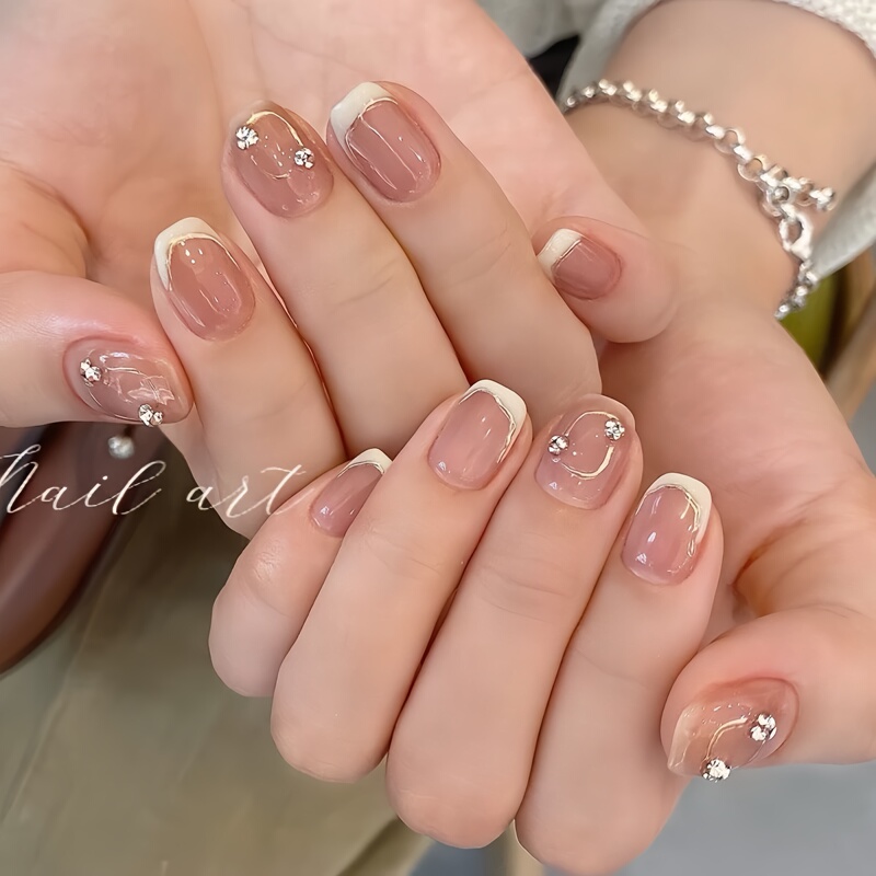 Minimalist Lines: Purely Handmade Wearable Nails, Japanese Style Short Nude Color with White Edges, Elegant and Complexion-Enhancing, Suitable for Commuting, Nail Stickers