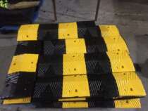 Speed bump rubber speed brake thick cast steel cast iron road road road road road car slope speed limit buffer belt ridge