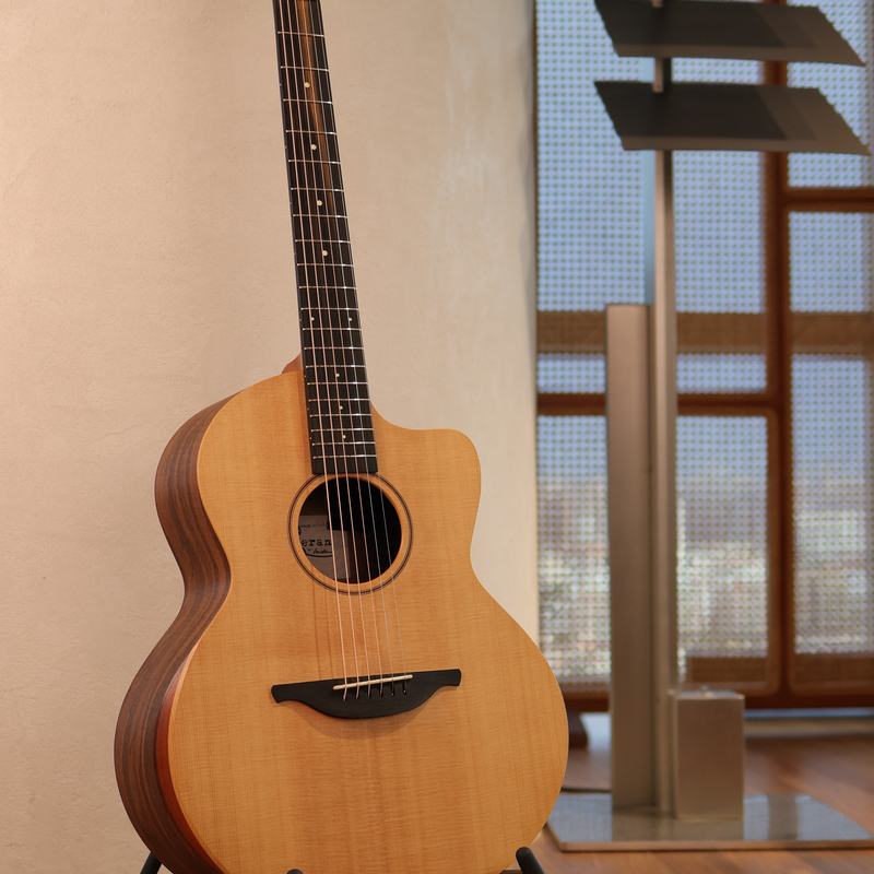 [Weekend Guitar] Lowden Ed Sheeran S04 Huang Boss Collaboration Sitka Walnut Wood