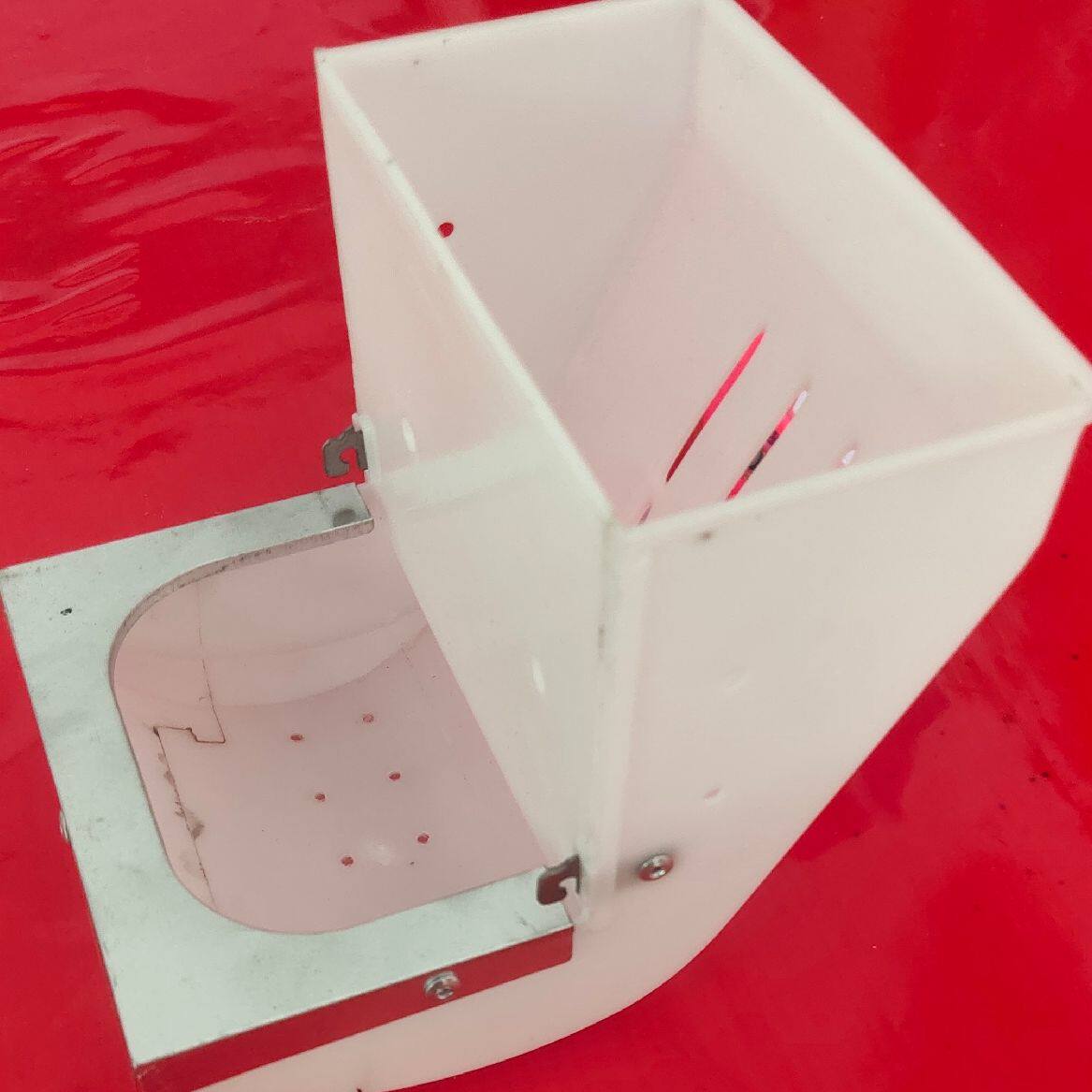 Rabbit food box rabbit food box anti-pickpocketing box feeding rabbit material box material groove 10 cm food box mother rabbit food box