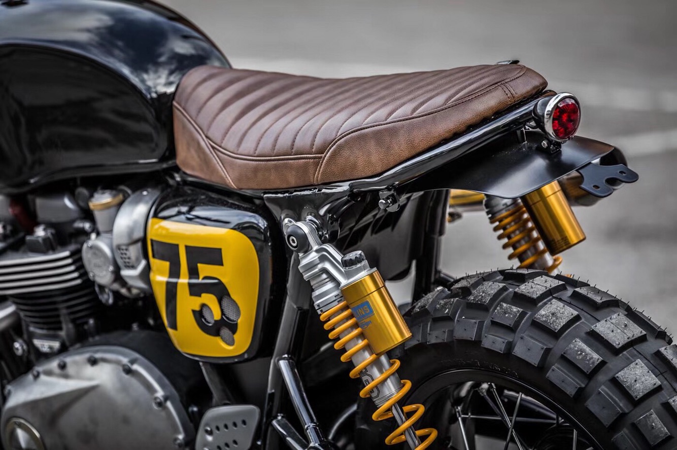 Bates style bass original imported full metal retro locomotive retrofitted LED small round license plate tail light