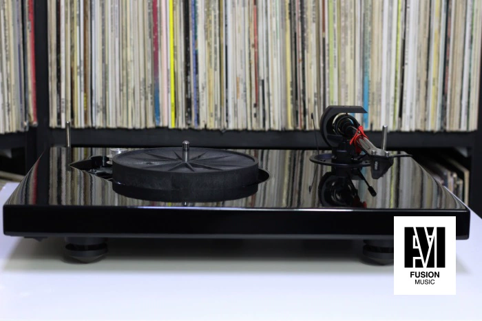 Pro-Ject 1Xpression Carbon Classic thể hiện trình phát vinyl LP cổ điển