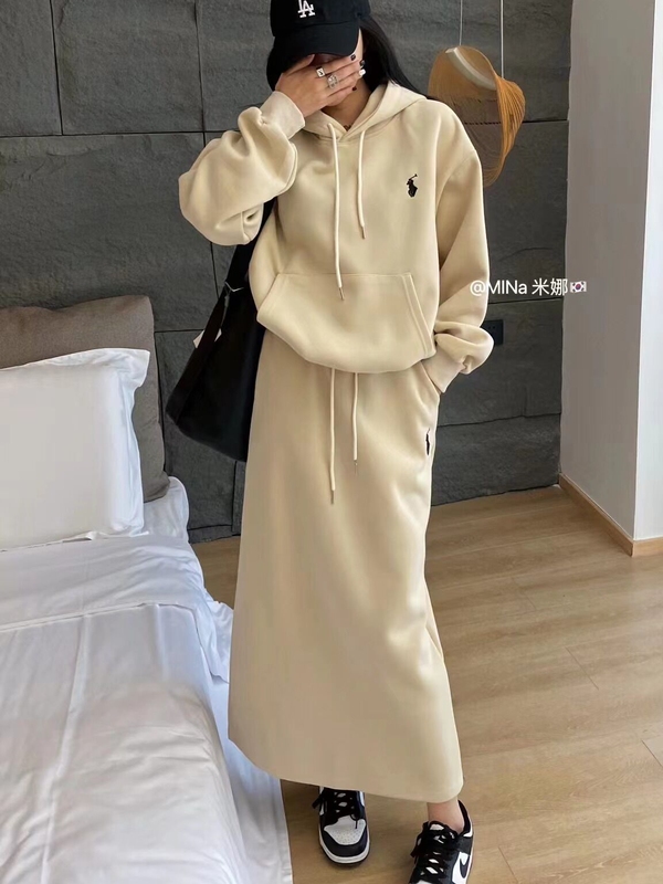 Retro Casual Suit for Women, New Autumn Design, Embroidered Sweatshirt, Elastic Waist, Mid-Length Skirt, Two-Piece Set