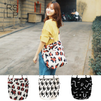Ruo Su Liang original self-made ins large-capacity female shoulder cross-body canvas bag BAO WEN chiroddy Korean version