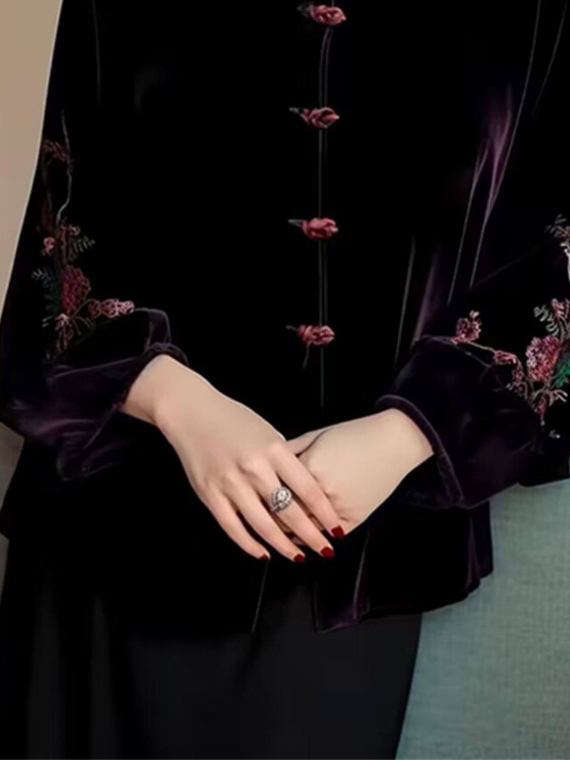 Retro Warm Plucked Velvet Embroidered Chinese Style Top New