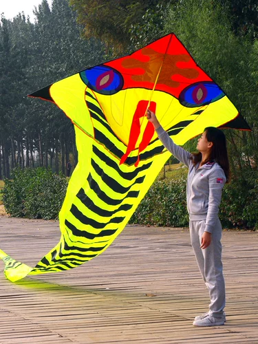 青云鸟 S99 Tiger Head Head змея змеи weifang Взрослые 40 млн. Королевская змея анти -биографическая беспрепятственная доставка