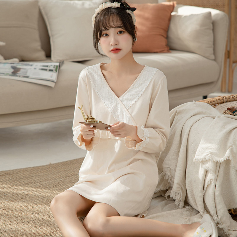Long sleeping dress female spring and autumn 2021 new cotton V - collar retro antique in cute girl wind pajamas dress