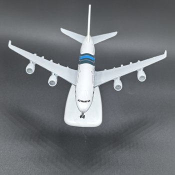 [with Wheels and Lights] Malaysia Airlines Airbus A380 Model Airplane Civil Aviation Passenger Aircraft