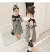 2018 quần áo trẻ em mới cho bé gái Váy cotton mùa hè Phiên bản Hàn Quốc cho bé gái mùa hè Váy kẻ sọc lệch vai