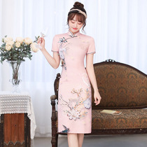 Medium-length cheongsam 2021 new young womens summer Chinese style retro short-sleeved slim-fitting modified dress