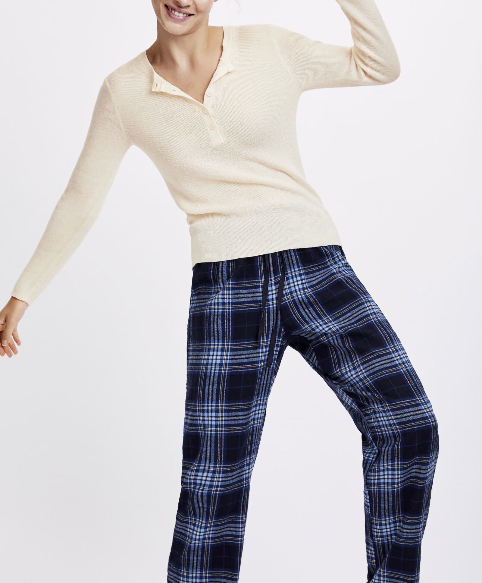 Oysho mùa thu và mùa đông giảm giá Flannel màu xanh đậm kẻ sọc đơn giản tại nhà quần quần ngủ nữ 30328623401 quần bò nữ