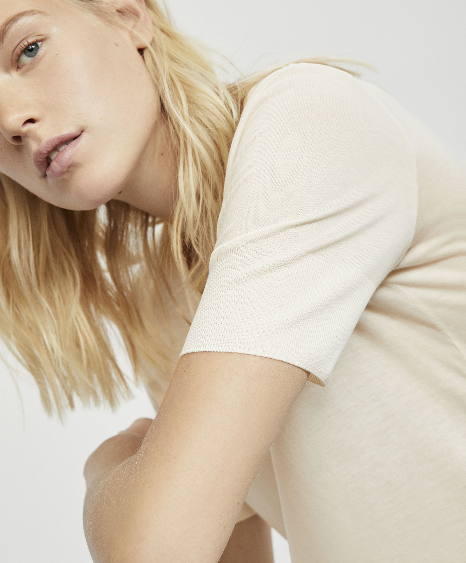 Oysho ánh sáng màu nâu V-cổ nhà dịch vụ nhà đồ ngủ nữ mùa hè ngắn tay T-Shirt 30208613959 đồ bộ