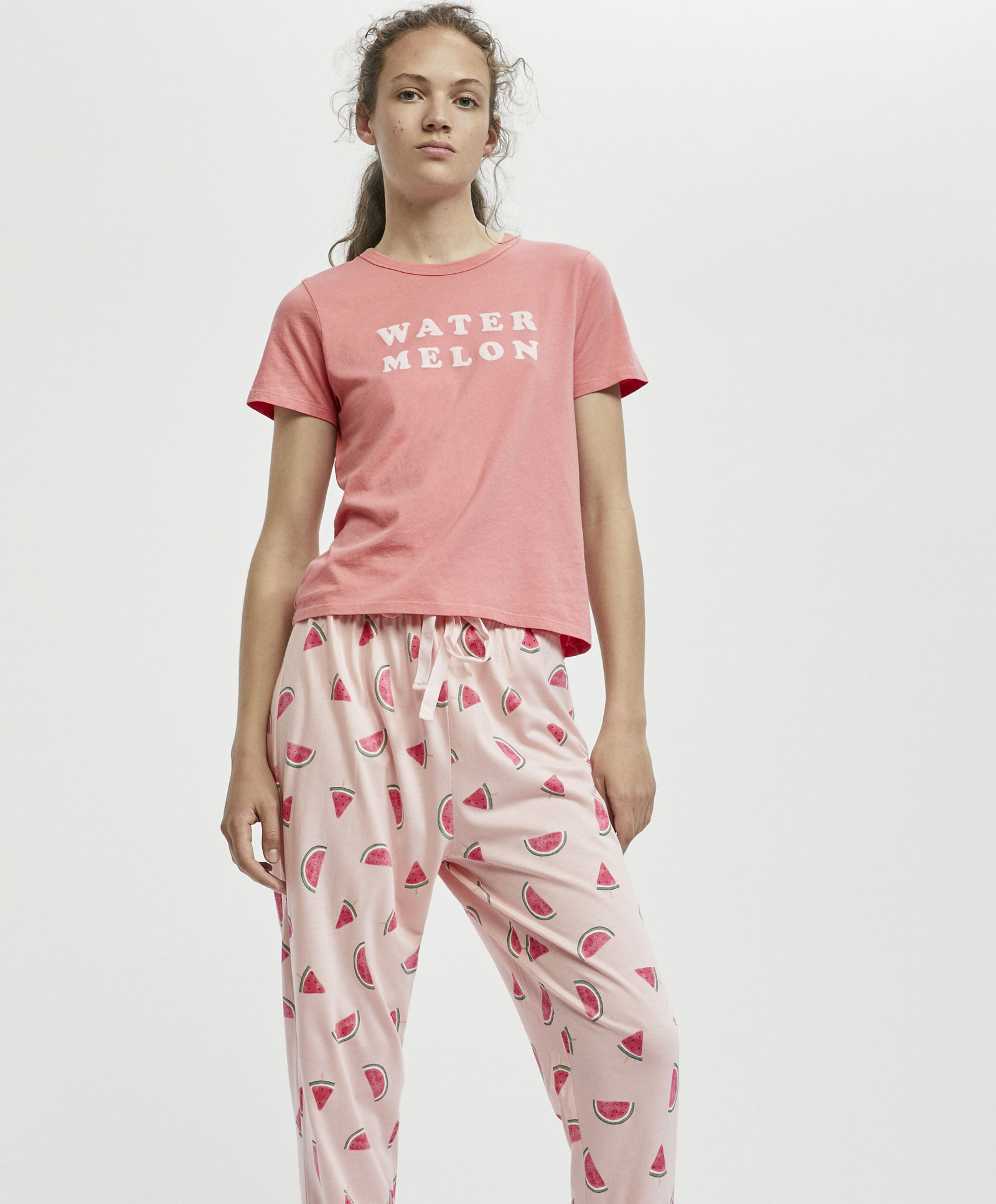 Oysho khẩu hiệu in hồng vòng cổ dịch vụ nhà đồ ngủ nữ mùa hè ngắn tay T-Shirt 30214579976 đồ bộ thể thao nam