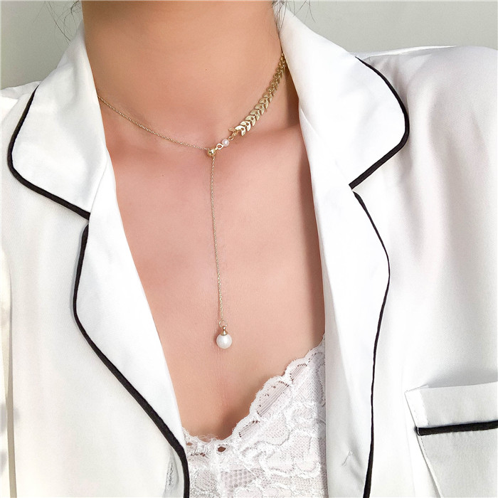 Japanese and Korean niche design pearl necklace female tide net red ins collarbone chain sweater chain long version all-match simple accessories
