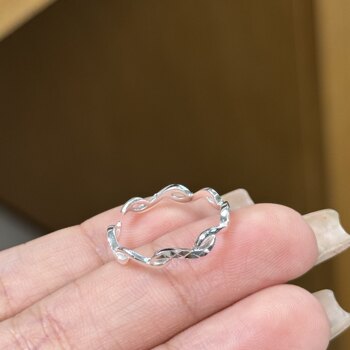 Sparkling wave sterling silver ring