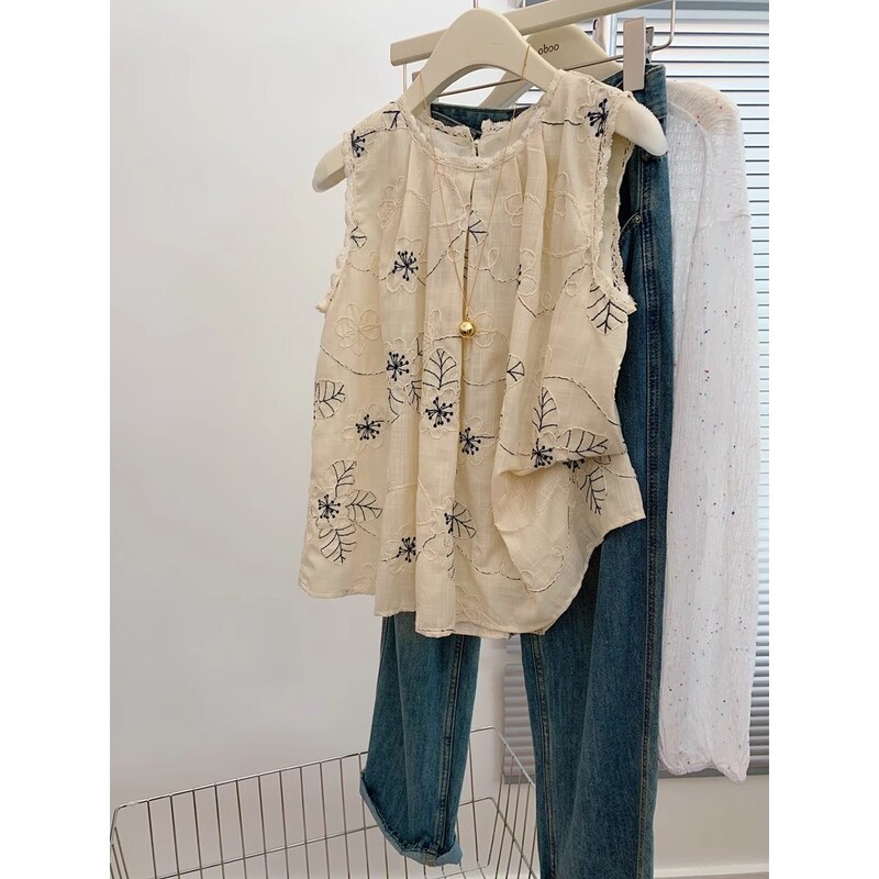 150kg Extra Large Size Women's Lace Embroidered Waistcoat Shirt Vest Summer Outerwear Sleeveless Top Slim Shirt 150kg Extra Large Size Women's Lace Embroidered Waistcoat Shirt Vest Summer Outerwear Sleeveless Top Slim Shirt