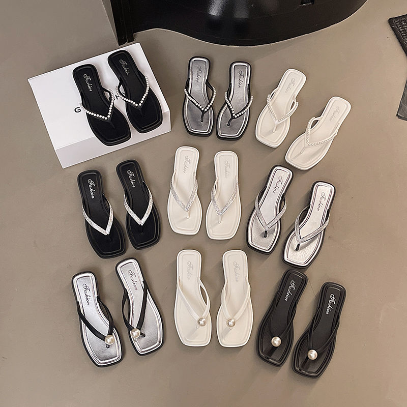 French-Style Rhinestone Flip-Flops for Women, Summer Fairy Style, Casual Fashion, Retro Pearl Thong Sandals for Vacation and Beach French-Style Rhinestone Flip-Flops for Women, Summer Fairy Style, Casual Fashion, Retro Pearl Thong Sandals for Vacation and Beach
